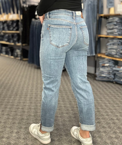 Mid Rise McDreamy Boyfriend Fit