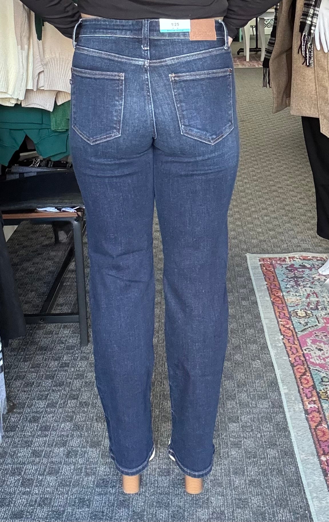 Reg/Plus S/R/L Mid-Rise "Stunners" Dark Wash Straight