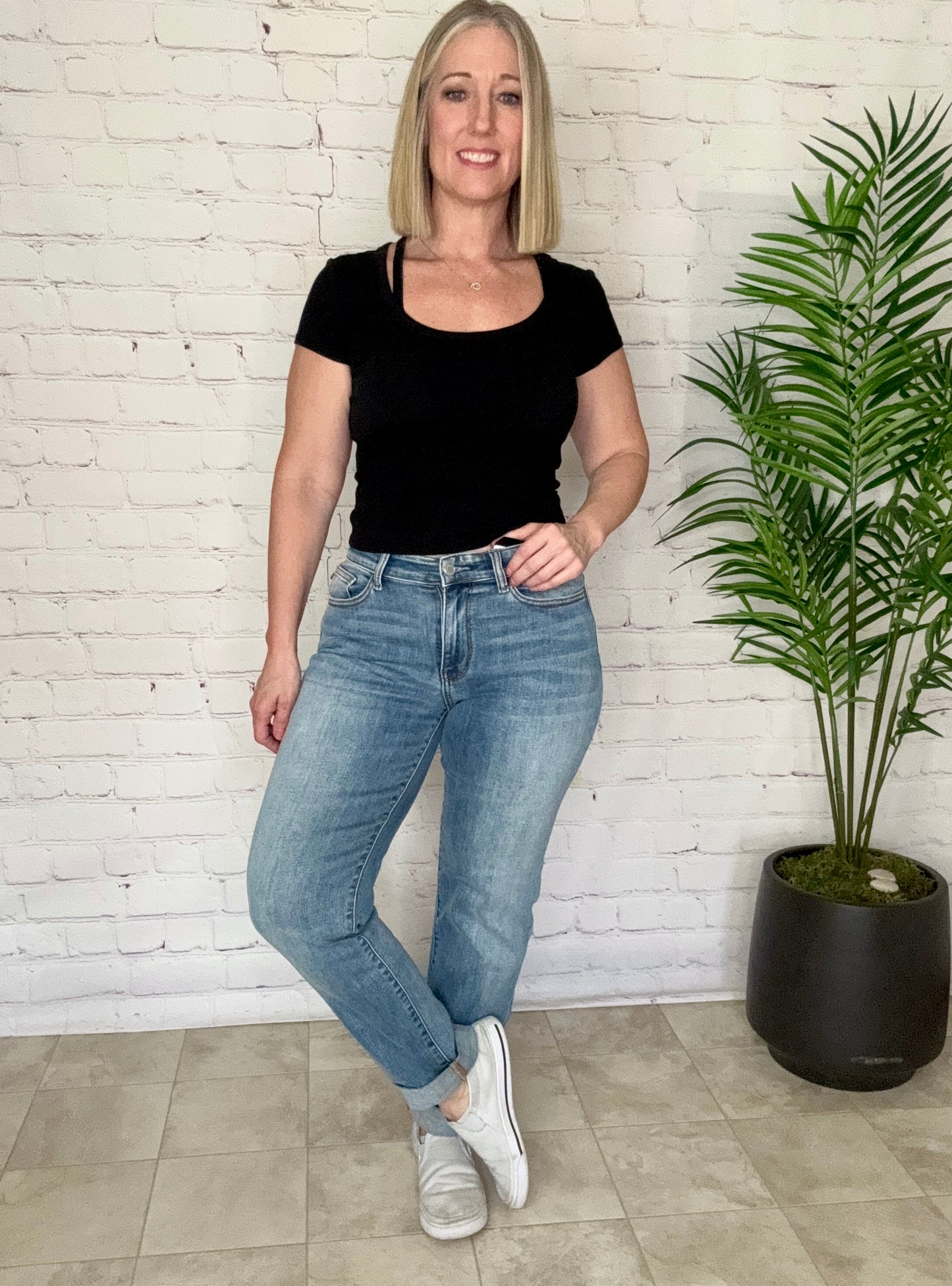 Mid Rise McDreamy Boyfriend Fit