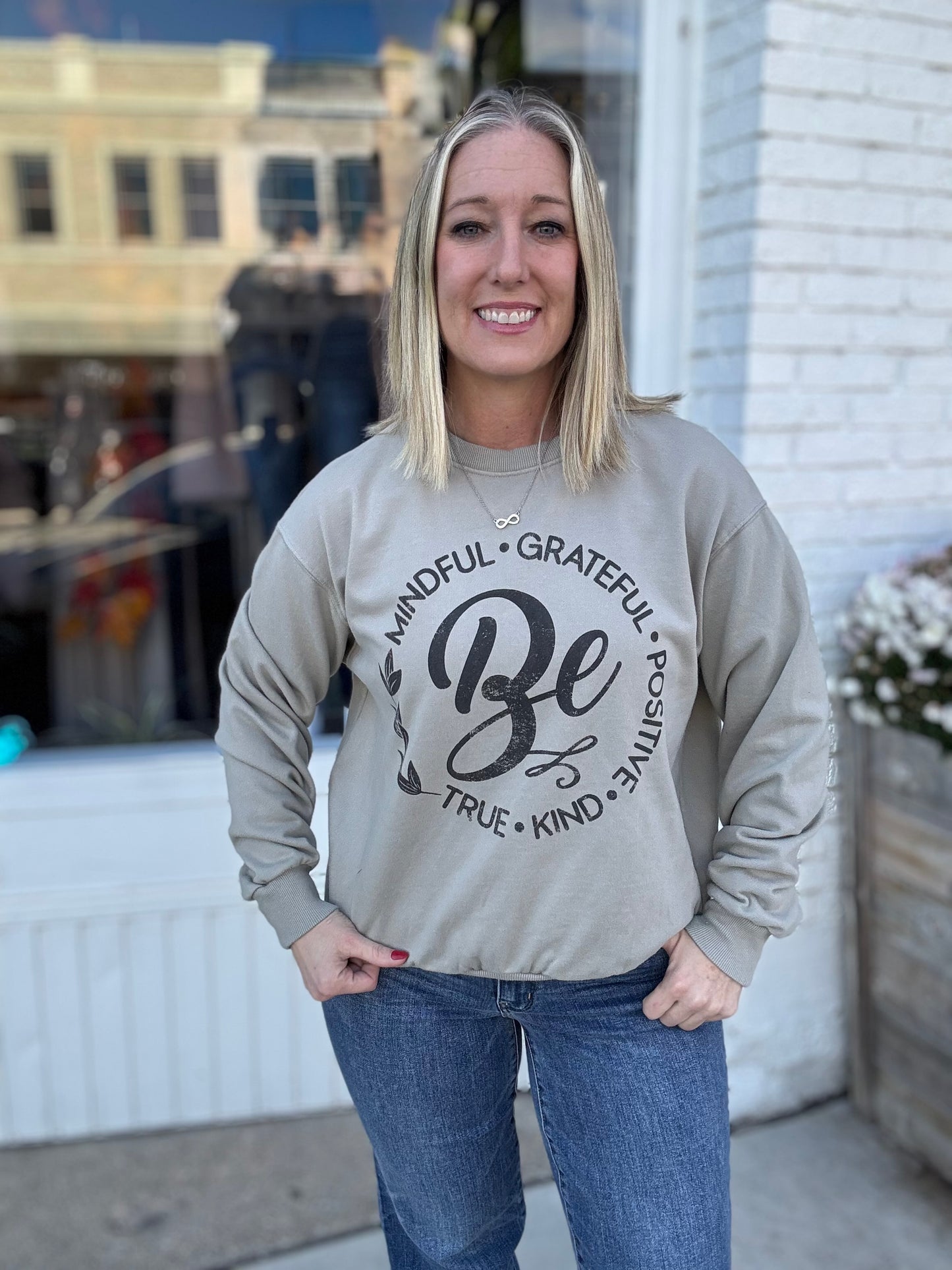 Be Sweatshirt