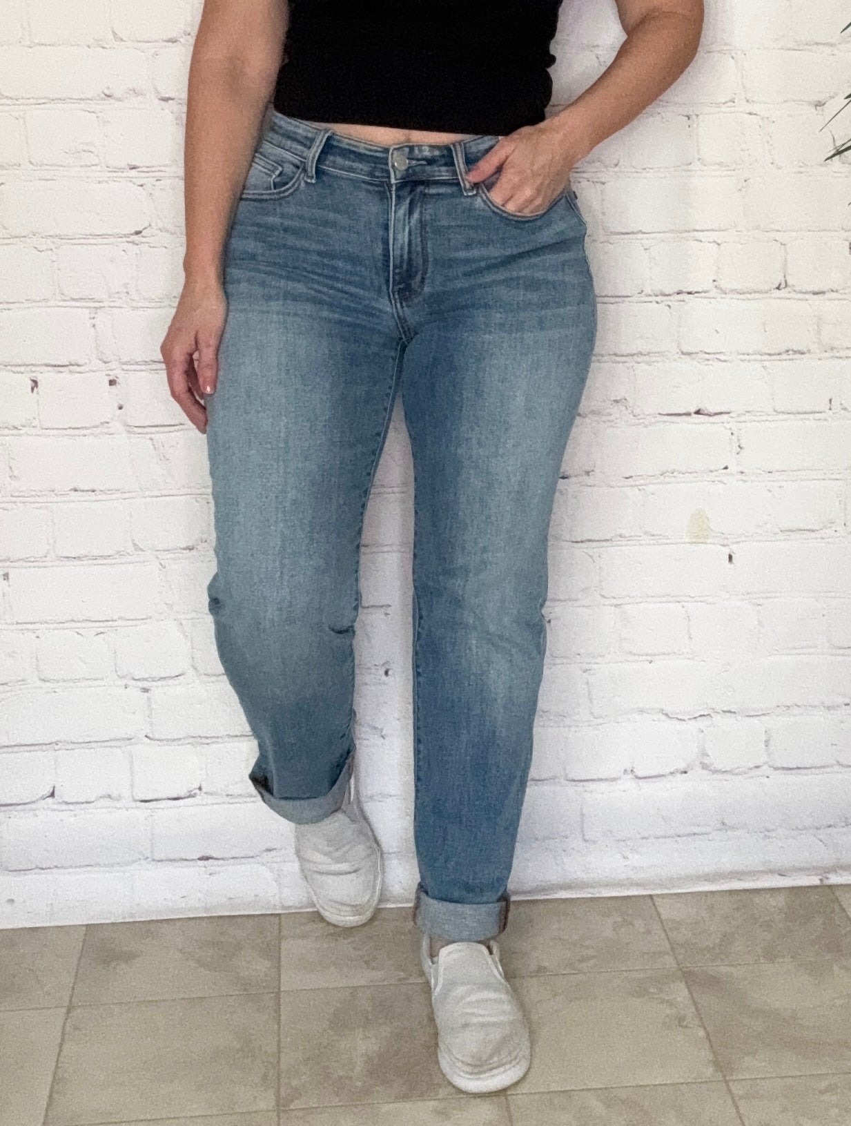 Mid Rise McDreamy Boyfriend Fit