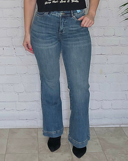 Judy Blue Petite Tummy Control Flare