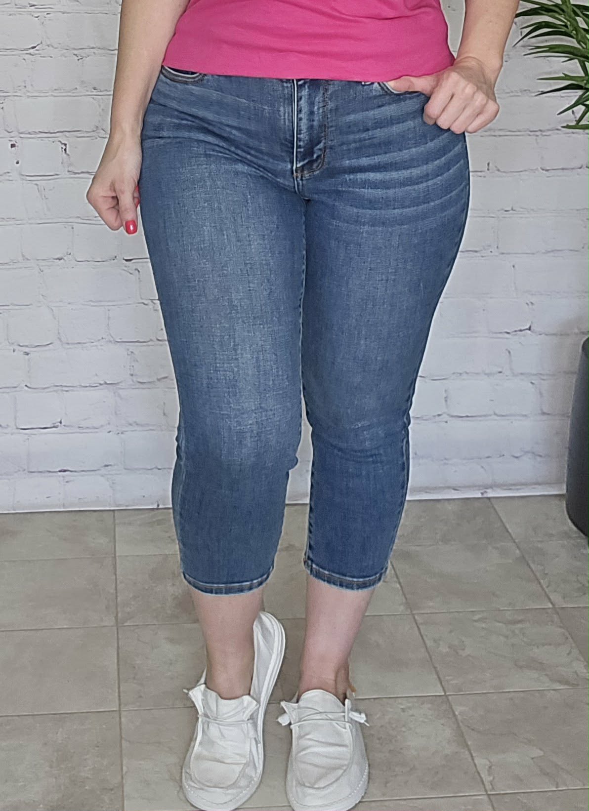 Judy Blue Mid-Rise Capri