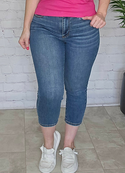 Judy Blue Mid-Rise Capri