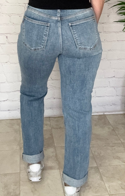 Mid Rise McDreamy Boyfriend Fit