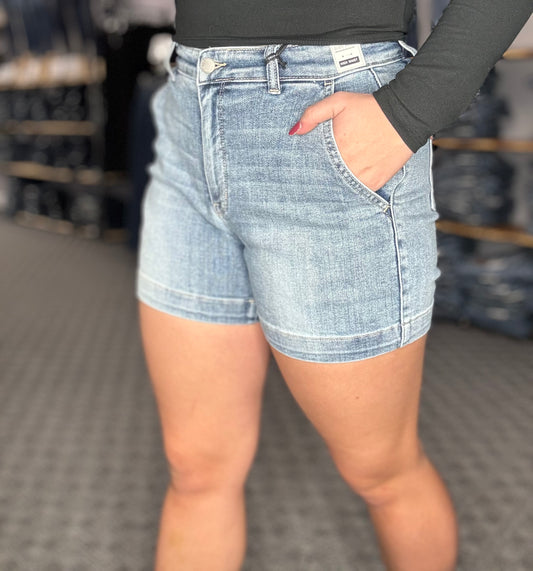 Reg/Plus Judy Blue Light Wash Trouser Shorts