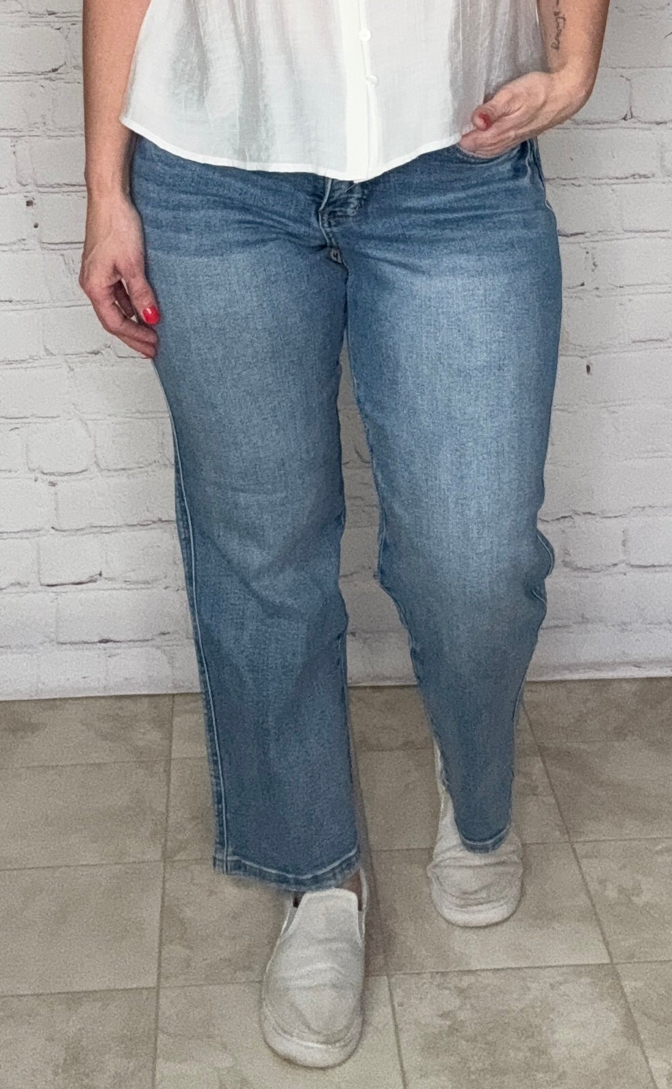 Judy Blue Petite TC Vintage Wash Straight