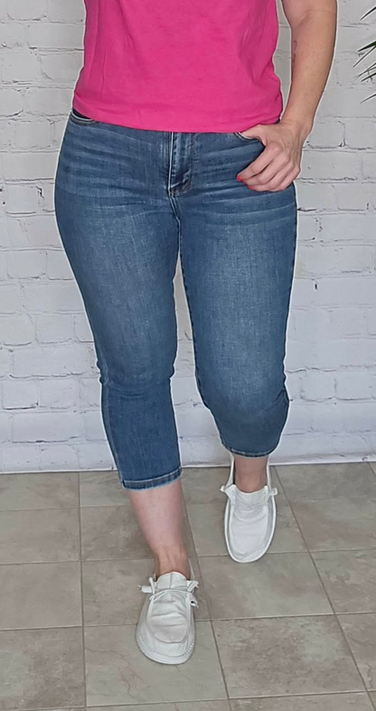 Judy Blue Mid-Rise Capri