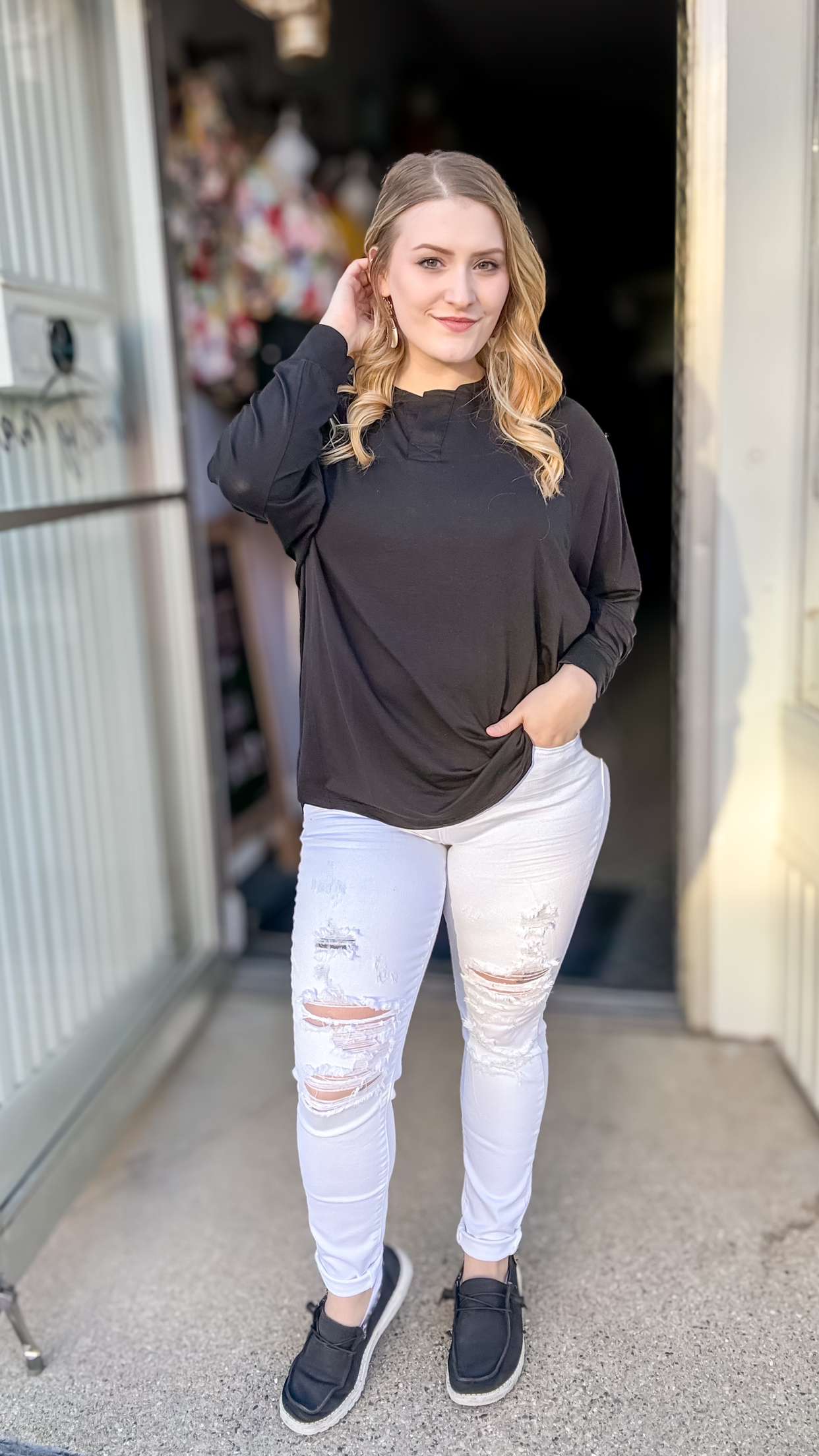 Plus size 2024 white distressed jeans