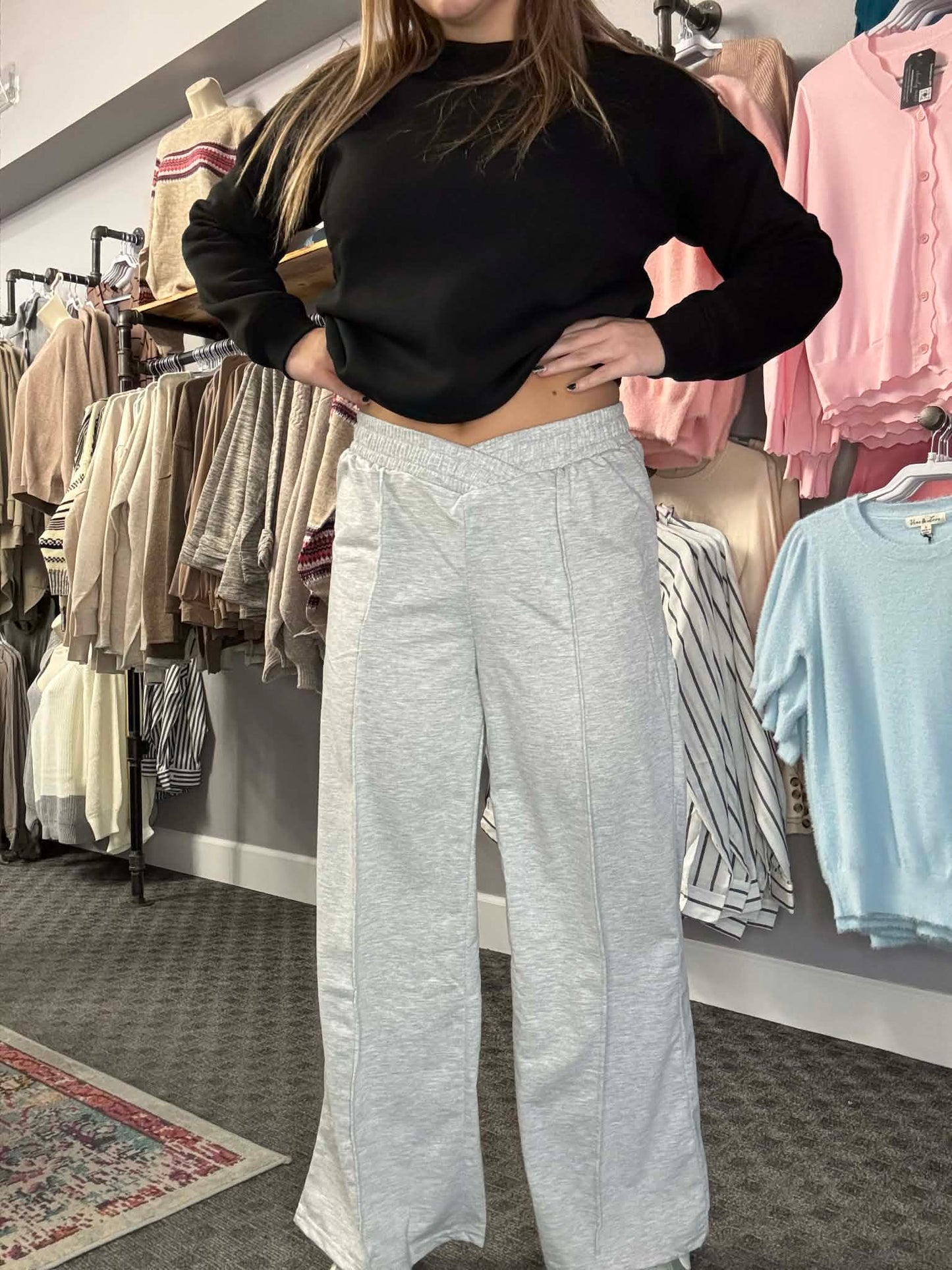 V-Shaped Wide-leg Pants