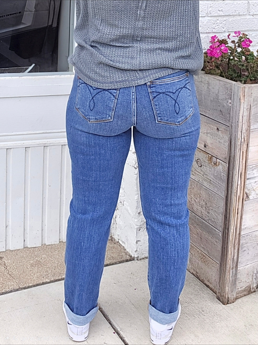 Reg/Plus Judy Blue Mid-Rise "Prince Charming" Boyfriend