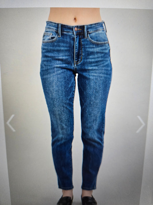 Reg/Plus HW "Go to Pair" Judy Blue Slim