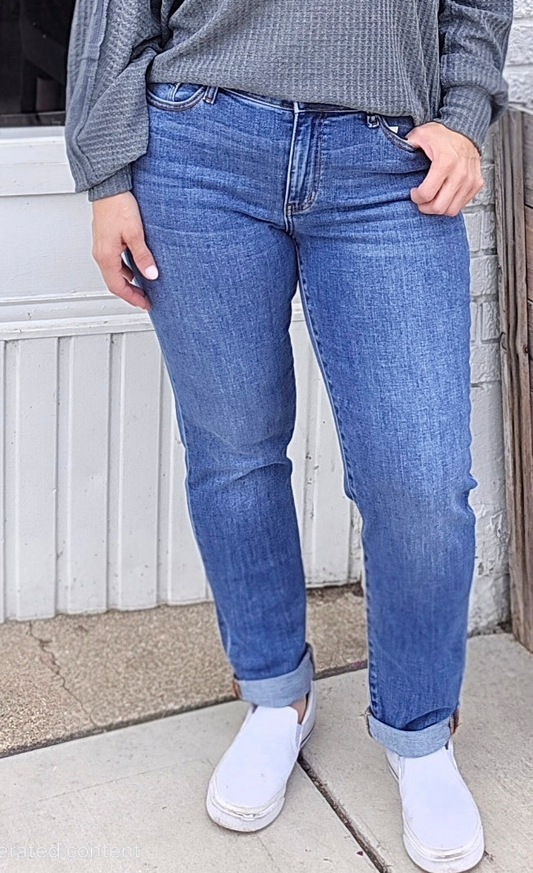 Reg/Plus Judy Blue Mid-Rise "Prince Charming" Boyfriend