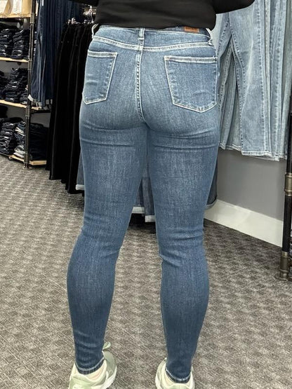 Reg/Plus Judy Blue Hi-Rise Button Fly Skinny