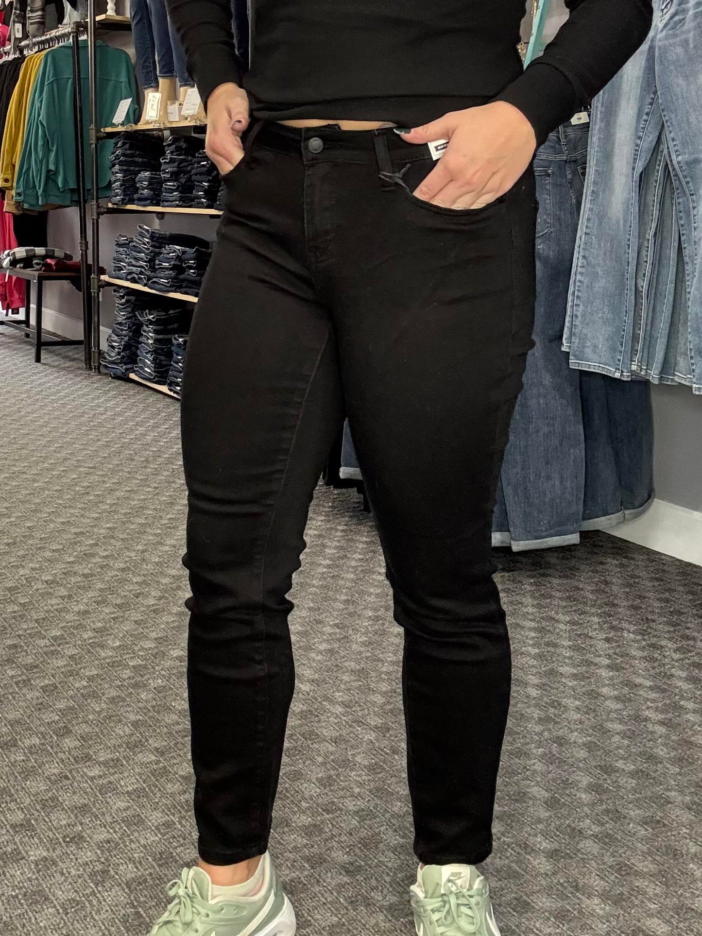 Reg/Plus Judy Blue Mid-Rise "Midnight Black" Slim Fit Black