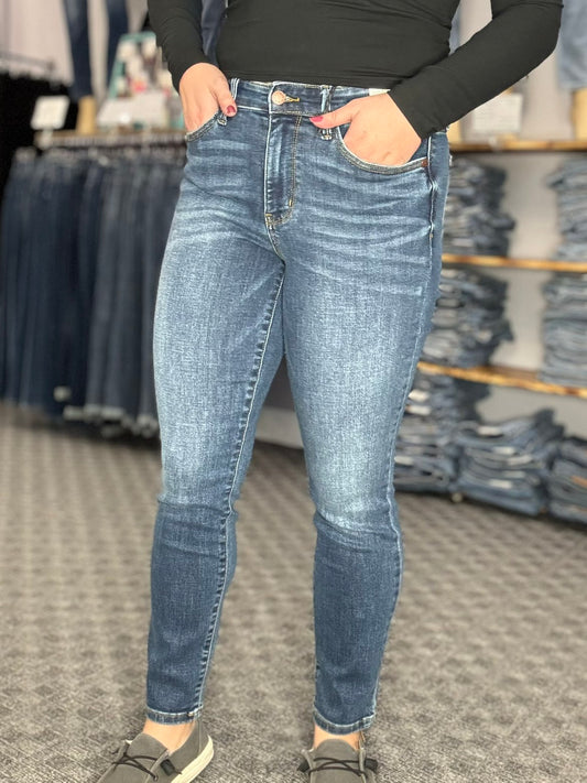 Reg/Plus HW "Go to Pair" Judy Blue Slim