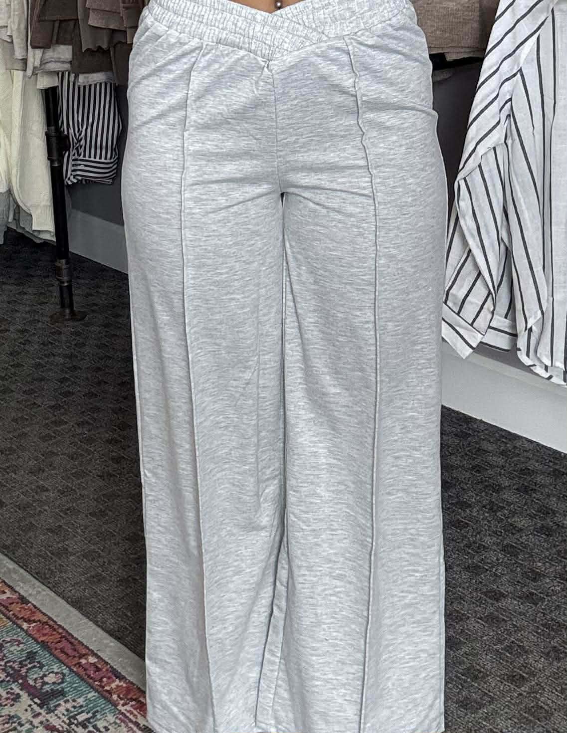 V-Shaped Wide-leg Pants