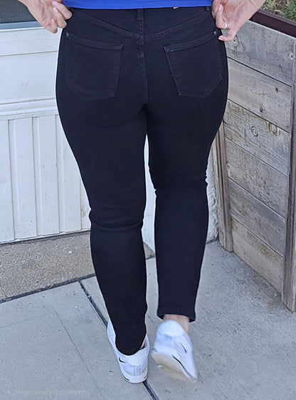 Reg/Plus Judy Blue Mid-Rise "Midnight Black" Slim Fit Black